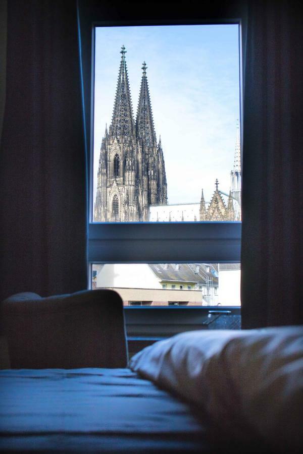 Koncept Hotel Zum Kostbaren Blut Koln Bagian luar foto