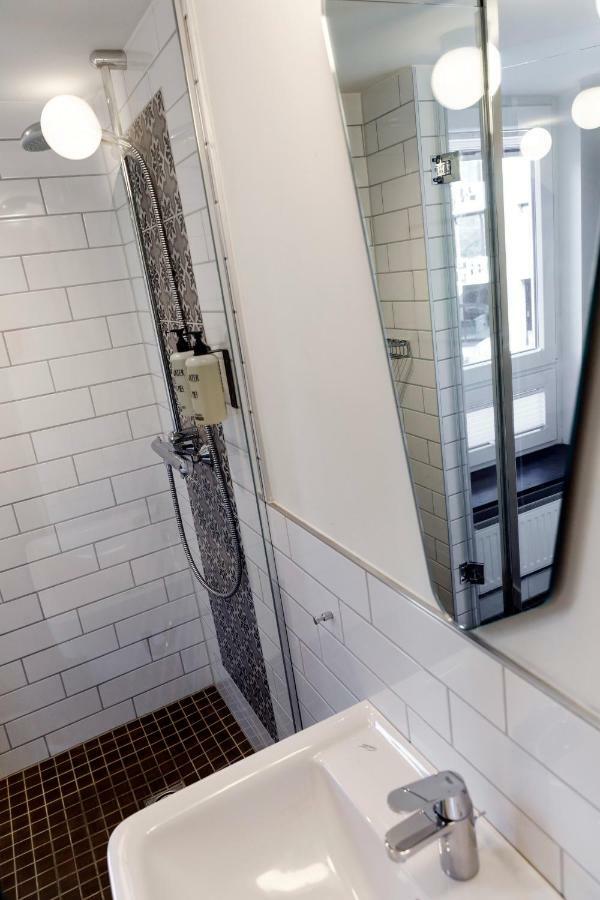 Koncept Hotel Zum Kostbaren Blut Koln Bagian luar foto